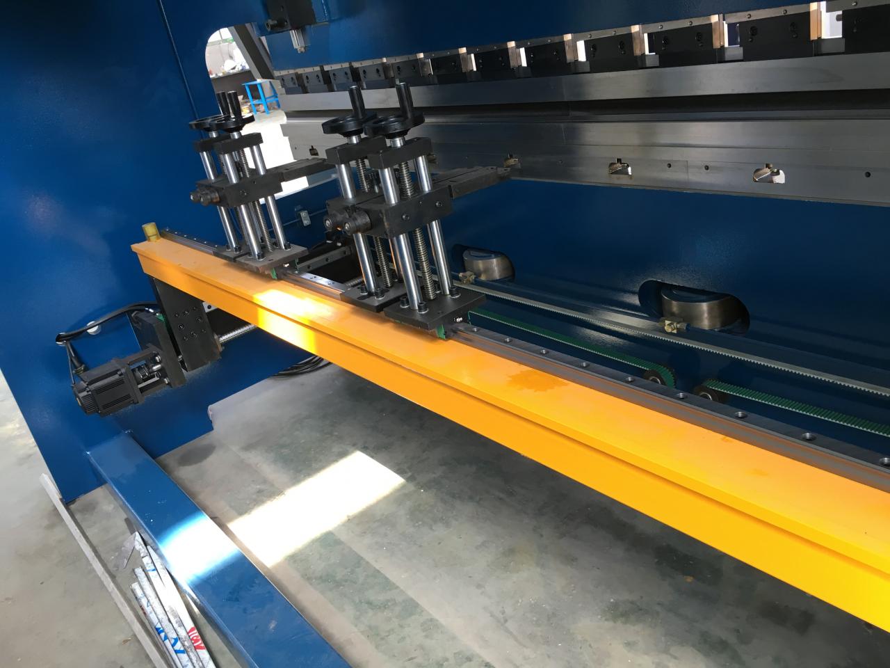 Cnc сервопресс тежегіші 250т/3,2м 3+1 осі 3 метрлік қаңылтыр пресс тежегіш